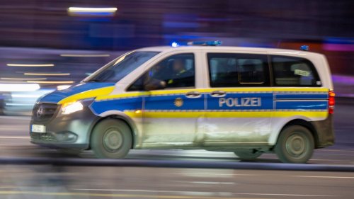 Ermittlungen in Berlin: Insassen sollen aus zwei Autos heraus aufeinander geschossen haben