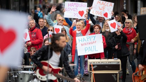Paul McCartney wird 80: Deutsche Band schenkt Sir Paul ein Flashmob-Video