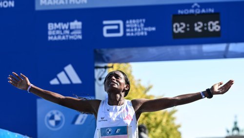 Berlin-Marathon: Assefa mit Fabelweltrekord bei den Frauen – Kipchoge gewinnt zum fünften Mal