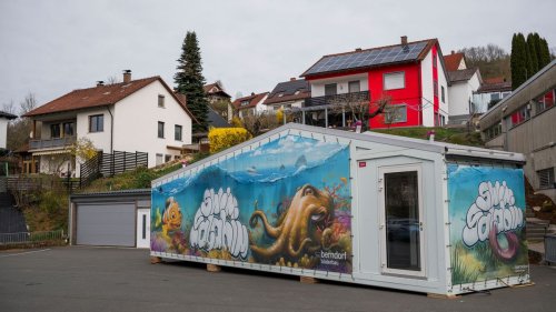In Kasendorf schwimmen Schüler bald in diesem Container 