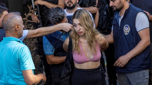Regenbogenfahnen rund um den Taksim-Platz: Veranstalter melden Hunderte Festnahmen bei Pride-Parade in Istanbul