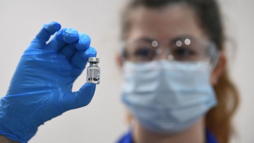 Studie: Impfstoff von Biontech schützt womöglich nur teilweise vor einer Ansteckung mit Omikron