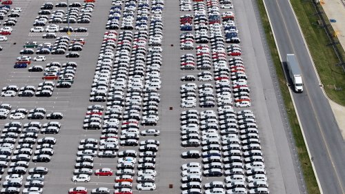 VW verhandelt mit Trump-Regierung, Volvo plant Stellenabbau in den USA 