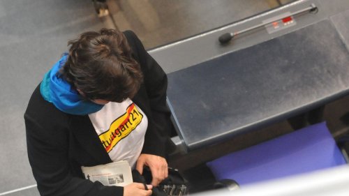   
  Baskenmütze, Protestshirt, Bayerntrikot – fertig ist der Eklat 