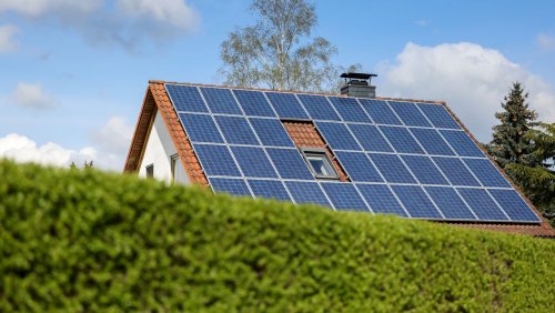 Strom für Elektroautos: Verbraucherschützer kritisieren neues Solar-Förderprogramm als unsozial