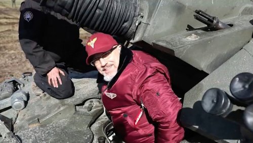 Ukrainischer Verteidigungsminister testet britischen Kampfpanzer: »Fabelhaft, das ist sehr gutes Material«