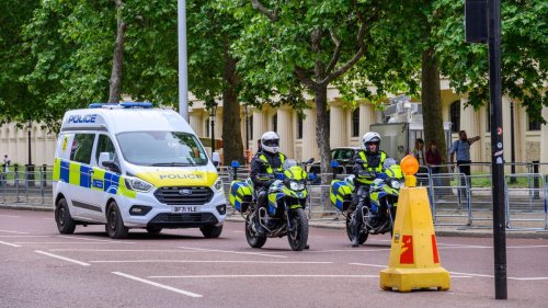 Großbritannien wirft drei Iranern Spionage vor 