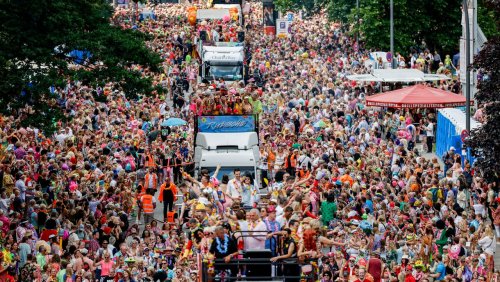 »Karneval des Nordens«: 500.000 Schlagerfans feiern beim Schlagermove in Hamburg