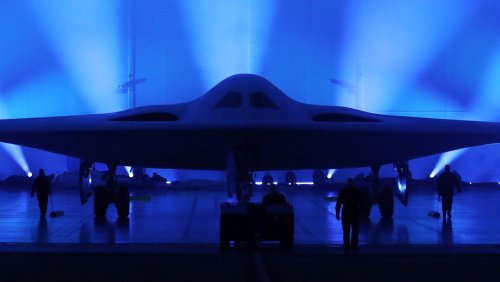 700-Millionen-Dollar-Flieger: US-Luftwaffe stellt neuen Tarnkappenbomber B-21 vor