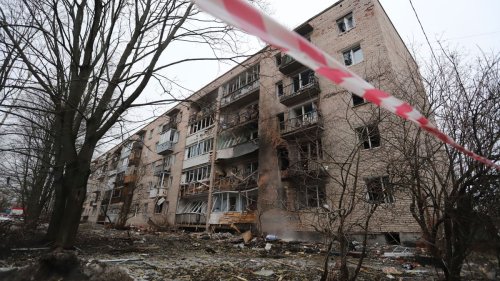 Drohne beschädigt offenbar Wohnhaus in Sankt Petersburg 