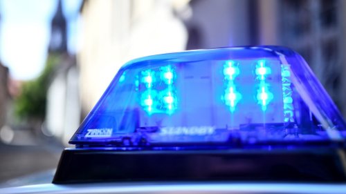 Frauen brechen bei Polizistin ein 