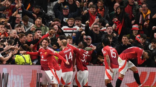 Manchester United entscheidet wildes Spiel in der letzten Minute der Verlängerung 