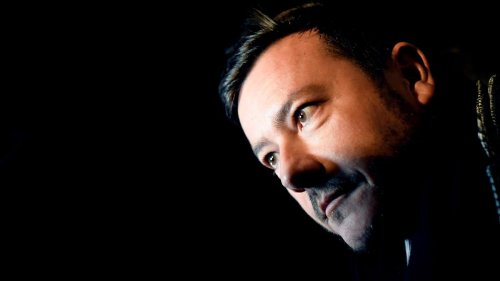 Absturz eines Immobilienstars: Holding von René Benkos Signa-Gruppe stellt Insolvenzantrag