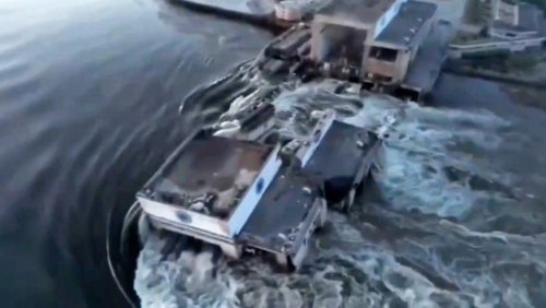 Russlands Krieg gegen die Ukraine: Drohnenaufnahmen zeigen zerstörten Staudamm und Überflutung