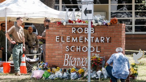 Neue Erkenntnisse zum Schulmassaker in Texas: Schüler baten per Notruf um Hilfe, Polizei wartete auf dem Flur