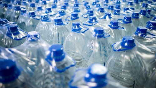 »Fall extremer sozialer Ungerechtigkeit«: Plastikflaschenabfüllung untergräbt laut Uno die globale Wasserversorgung