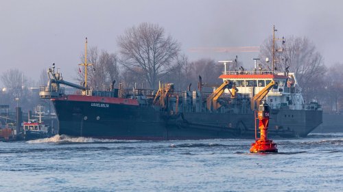 Auswertung von Umweltverbänden: Containerschiffe nutzen Elbvertiefung sehr selten