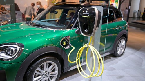 Elektro- und Hybrid-Autos: Deutlich mehr Zulassungen von Neuwagen