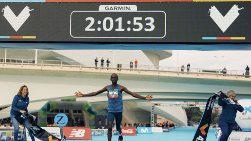 Marathon in Valencia: Debütant Kiptum bleibt nur 44 Sekunden hinter Kipchoge-Rekord