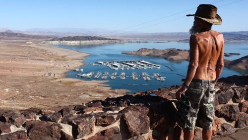 »Es läuft aus, es fällt, es stürzt.«: Lake Mead trocknet aus – und lockt zur Schatzsuche