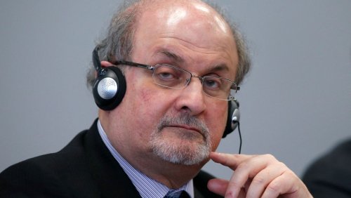 Nach Angriff in New York: Iran macht Rushdie selbst für Messerattacke verantwortlich