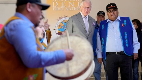 Prinz Charles in Kanada: Er tanzt, er trommelt – und findet die richtigen Worte