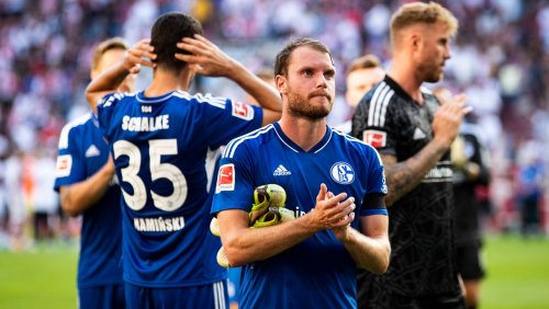 Schalker Niederlage bei Bundesliga-Rückkehr: Sie sind wieder da – ohne Chaos und ohne Glamour