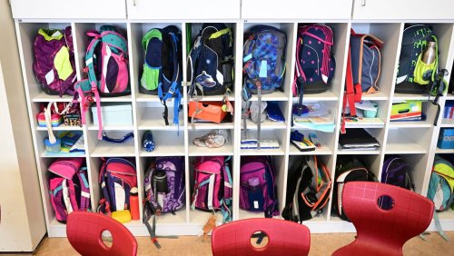 Mehr als 1000 Euro pro Schuljahr: Kieler Opposition kritisiert hohe Schulkosten für Eltern