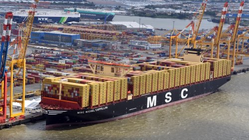 Gegenangebot für Hamburger Hafengesellschaft: Milliardär Kühne fordert groß-Reederei MSC heraus