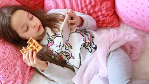   
  »Grundschulkindern ein Smartphone zu schenken, müsste bestraft werden« 