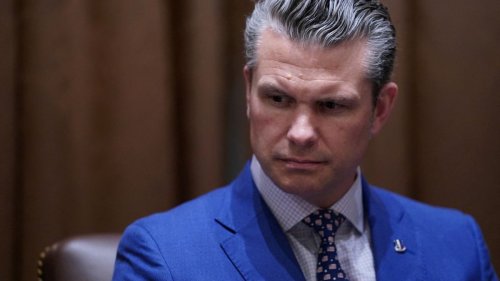 Suspendierte Mitarbeiter von US-Verteidigungsminister Hegseth stellen Untersuchung infrage 