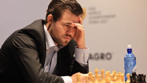 Schach-WM: Carlsen fehlt bloß noch ein Sieg zum Titel