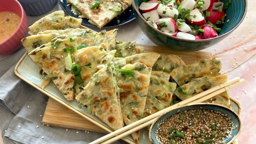 Cong You Bing, feinblättrige Streetfood-Pfannkuchen – für 1,45 Euro pro Portion 
