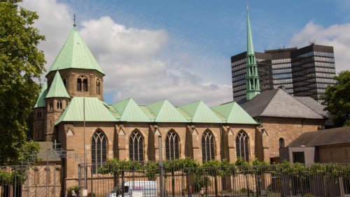 Kirchenrechtliche Untersuchung in Essen: Priester gesteht offenbar sexuellen Missbrauch und wird suspendiert