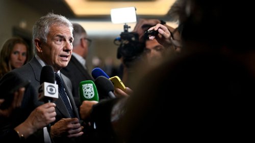   
  Einer der Kandidaten tritt schon auf wie der neue IOC-Boss 