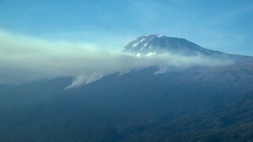 Großfeuer am Kilimandscharo zerstören zwei Prozent des Naturparks 