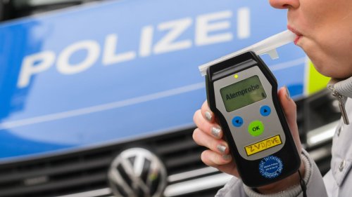 Betrunkener holt mehr Bier – mit dem Rasenmäher 
