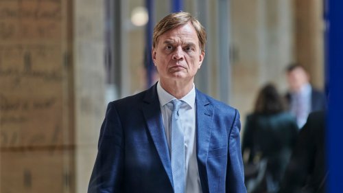   
  Dieser Mann ist die Abteilung Attacke der AfD 