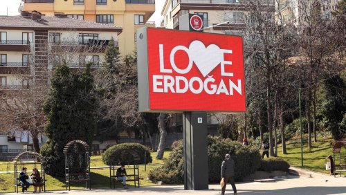 Acht Milliarden – Der Auslands-Podcast: Erdoğans riskantes Spiel