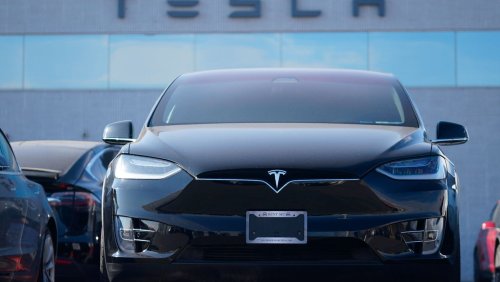 US-Medienbericht: Tesla-Auto ohne Fahrer kracht gegen Baum – beide Insassen tot