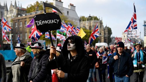 Wahlen in Großbritannien: Aufrecht in den Untergang