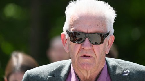 Debatte über Klimaschutz: Kretschmann rät, »mal auf einen Flug nach Bali« zu verzichten