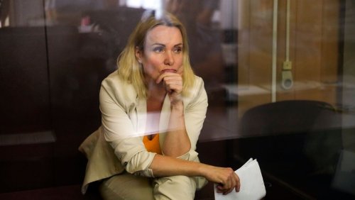 Angebliche Flucht aus Hausarrest: Journalistin Owsjannikowa in Russland auf Fahndungsliste gesetzt