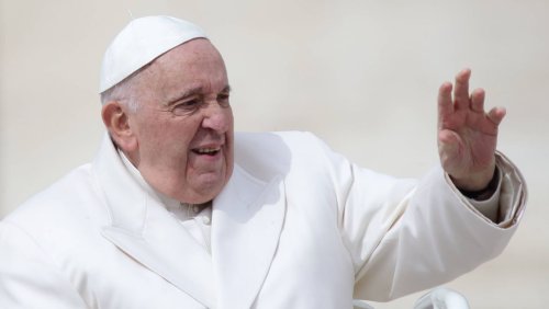 Audienzen gestrichen: Papst Franziskus wegen Bronchitis in Klinik – Ärzte melden Besserung