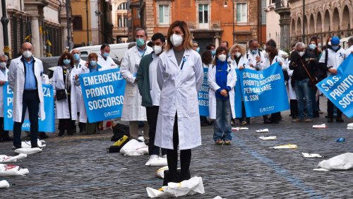 Corona-Pandemie in Italien: Was die Impfpflicht für Pflegekräfte gebracht hat