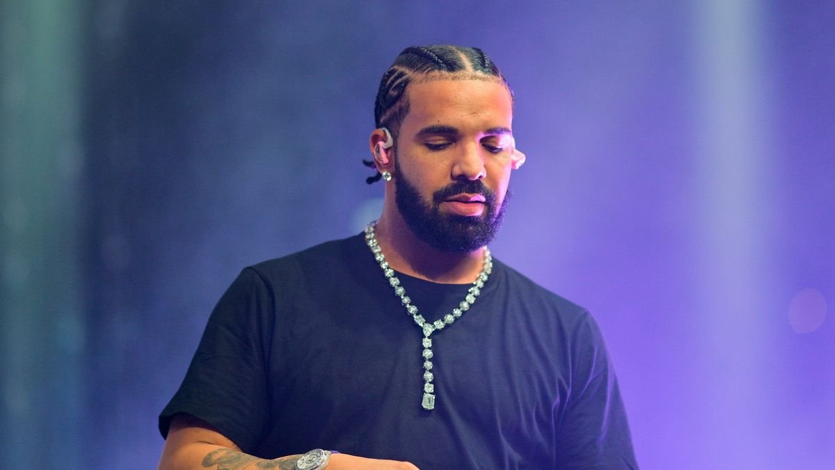 Drakes Plattenlabel wirft ihm Heuchelei vor