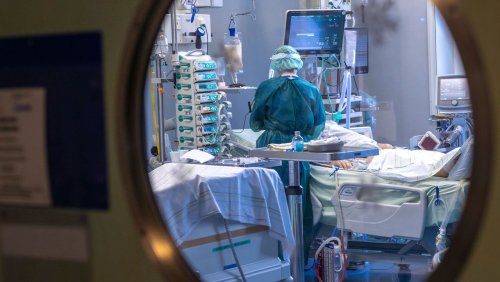 Corona-Expertenrat der Regierung: Mediziner Karagiannidis warnt vor Personalengpass auf Intensivstationen