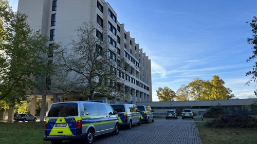 Unbekannte schicken Drohbotschaften an zahlreiche Schulen 