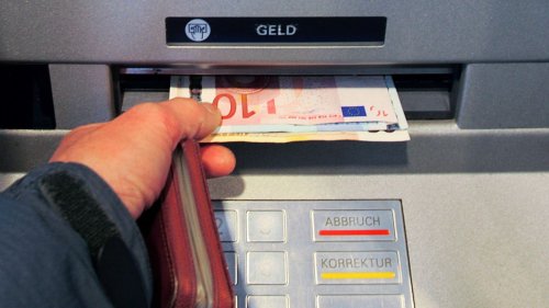 Mickrige Renditen: Deutsche horten fast eine Billion Euro zinslos auf Girokonten