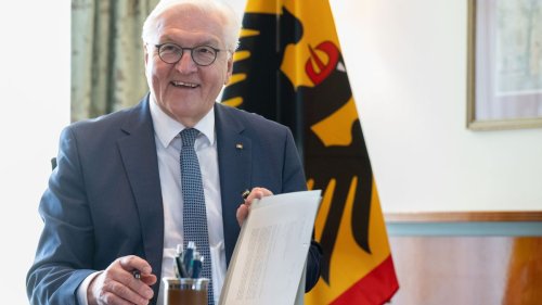 Steinmeier unterzeichnet Grundgesetzänderung für Finanzpaket 